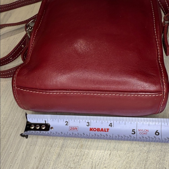 Vintage Coach Unlined Bellini Cherry Leather Crossbody- 9139 - Picture 10 of 13